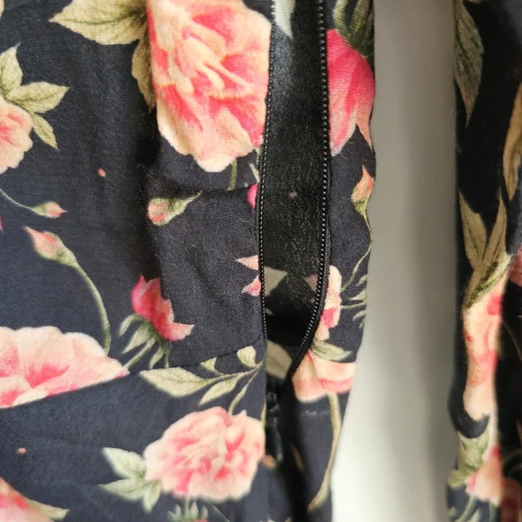 ZARA Floral Sinch Front Top - Picture 7 of 10